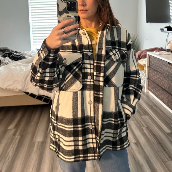 Zara Shacket - Picture 2 of 4